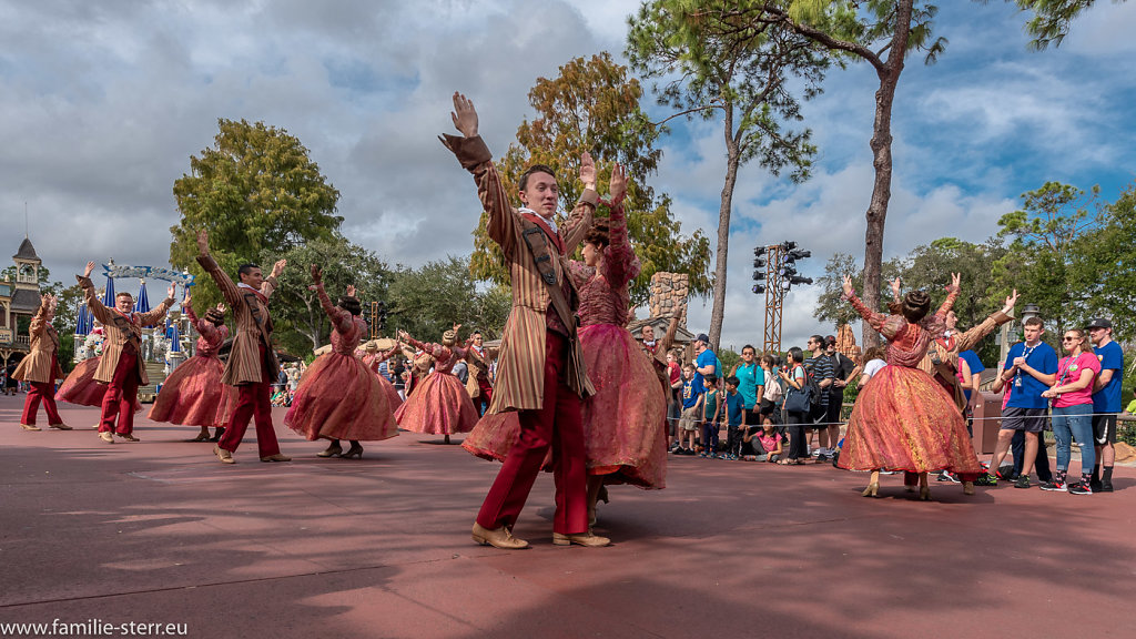 Mickey's Very Merry Christmas Parade