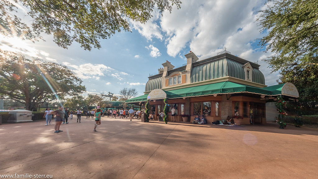 EPCOT-2018-12-31-40-HDR.jpg