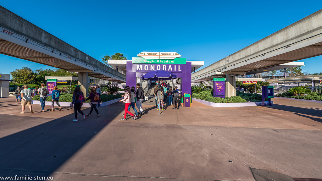 Monorail - Bahnhof