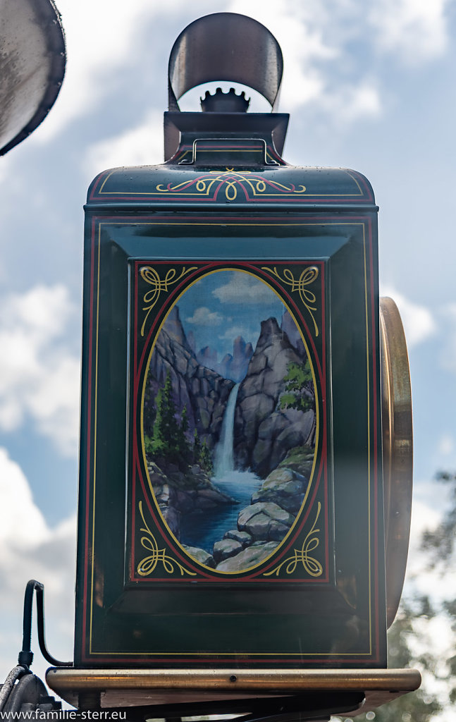 2018-12-21-Magic-Kingdom-418-HDR.jpg
